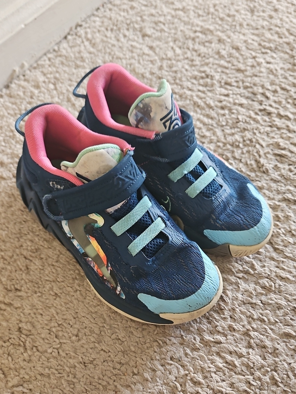 Nike Kids Sneakers Size 1.5 Kids